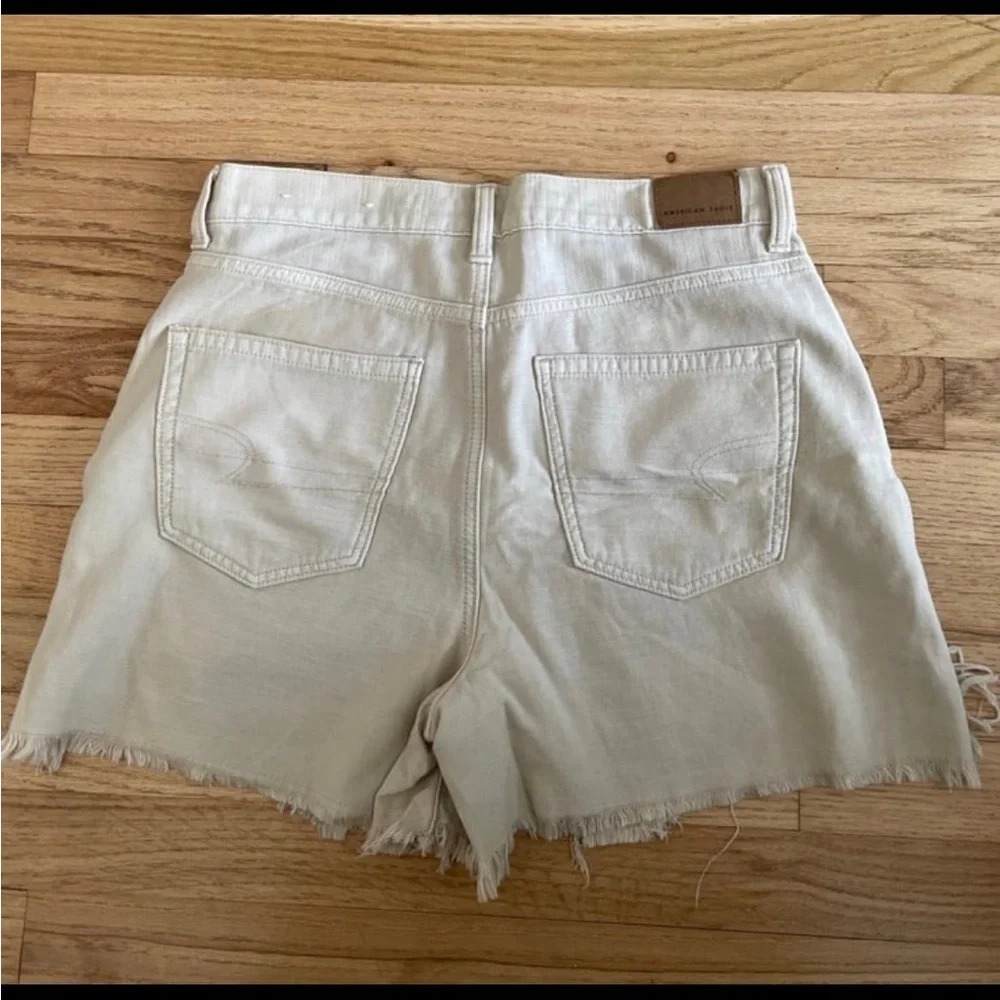 American Eagle Beige Denim Shorts Size 6 - Picture 3 of 4